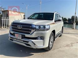 تۆیۆتا لاند کروزەر